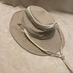 Tilley TMH55 Airflo Mash-Up Hat 7 1/8 M Sand Gorpcore Quiet Luxury Nomad